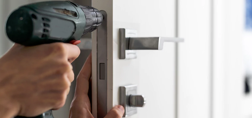 Locksmith For Lock Replacement Near Me in Sunrise, FL