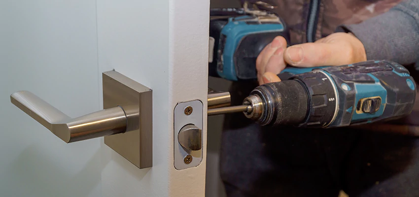 Broken Door Handle Lock Repair in Sunrise, Florida